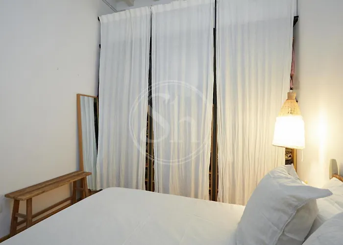 Διαμέρισμα Charming For 4 *
